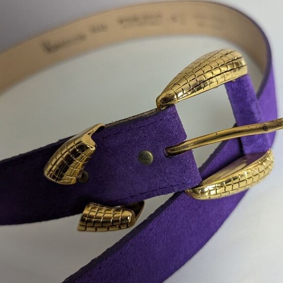 Vintage 90s Vermillion Purple Suede Belt – Gold Snake-Texture Hardware, Size L - Picture 6 of 8